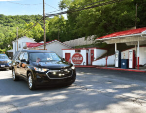 Mansberger makes final pass through Sabraton area